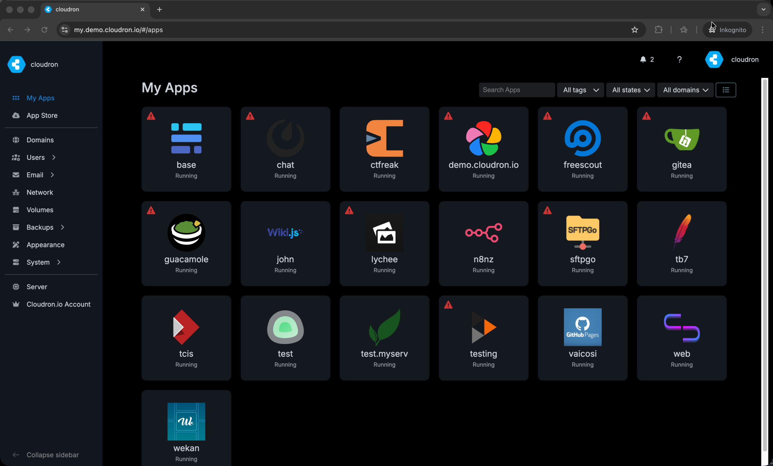 Cloudron-Dashboard mit installierten Apps als Kachel-Übersicht